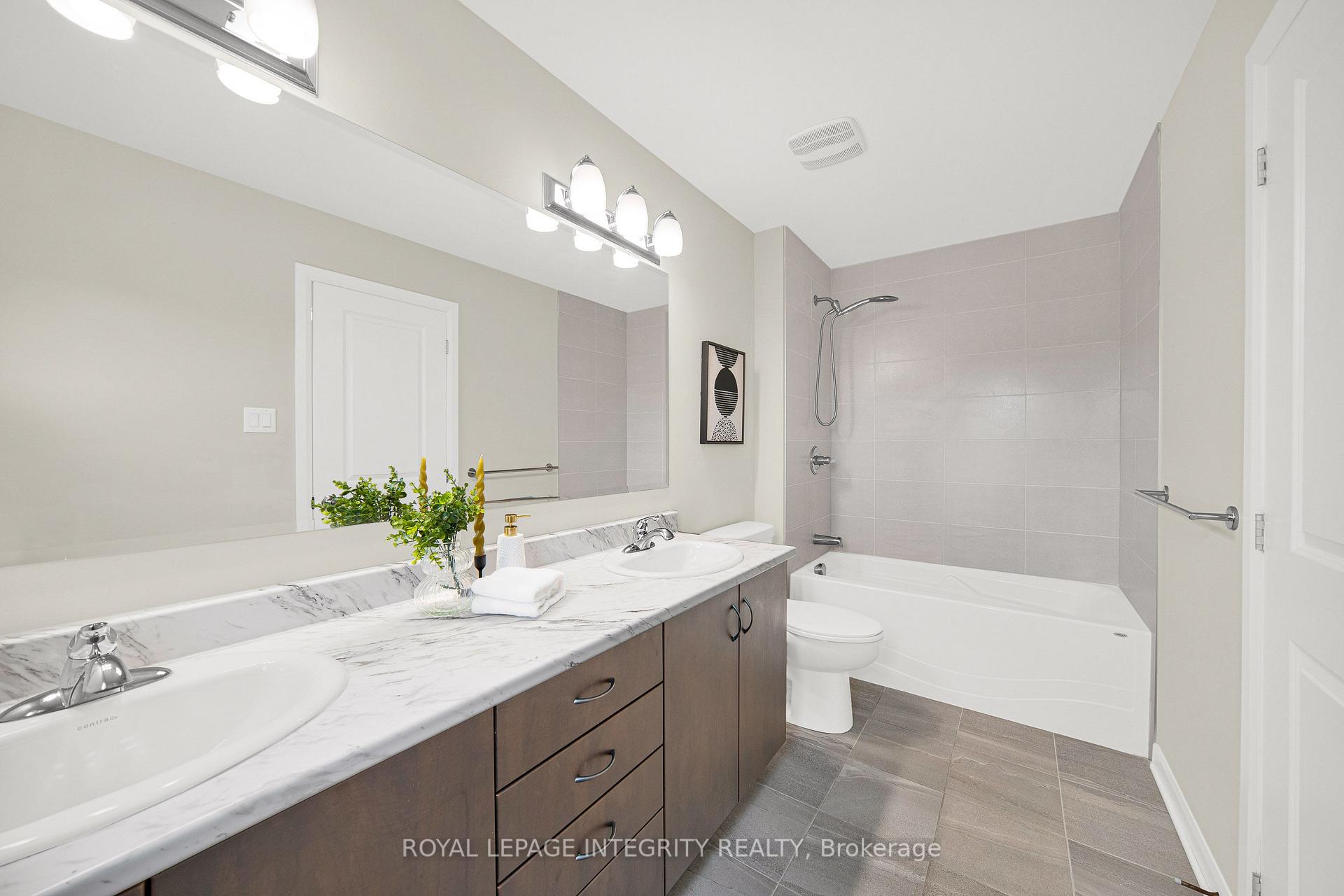 Photo 25 of 185 Bending Way, Ottawa, Barrhaven - Hearts Desire — HOMEH