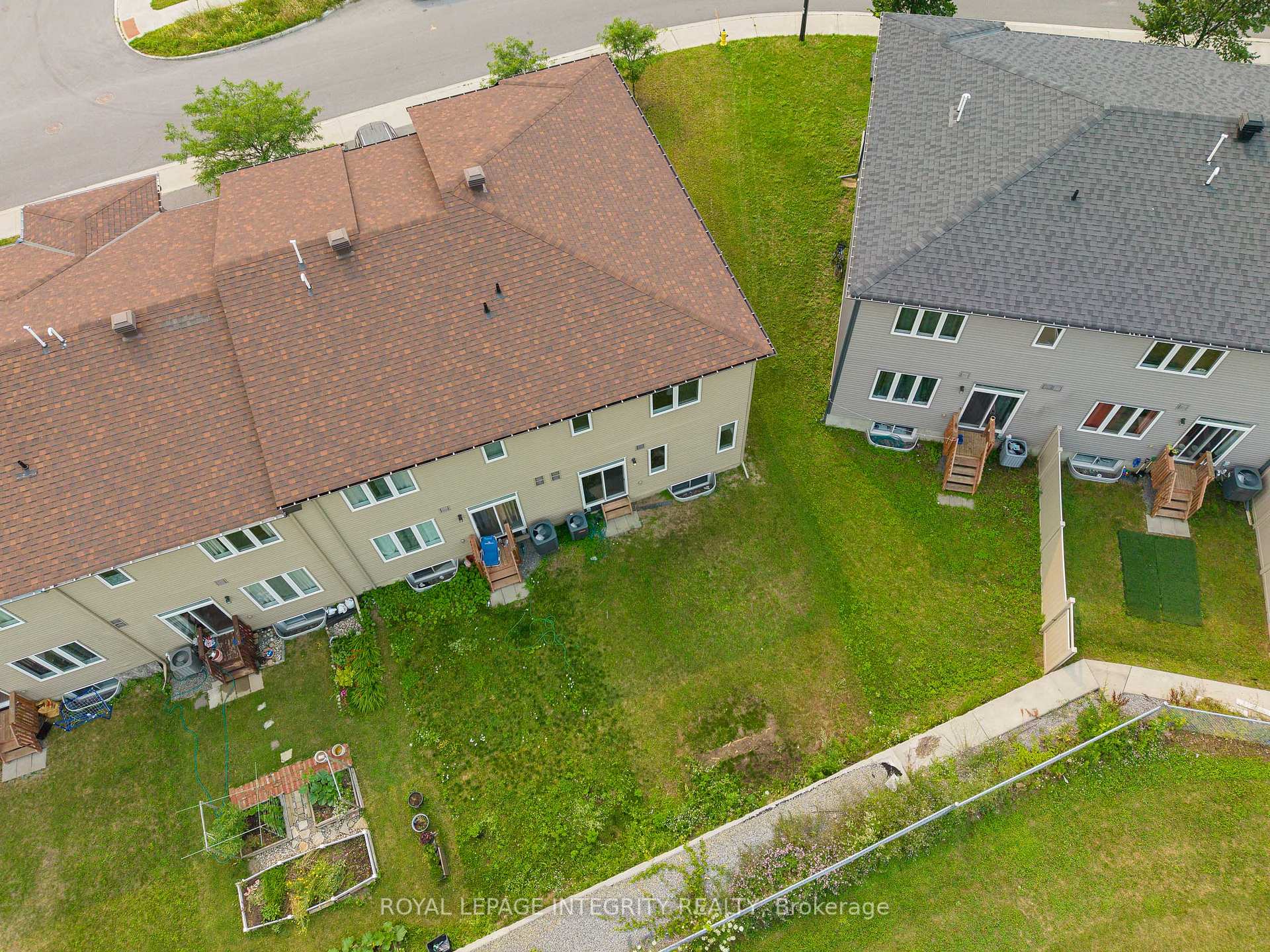 Photo 38 of 185 Bending Way, Ottawa, Barrhaven - Hearts Desire — HOMEH