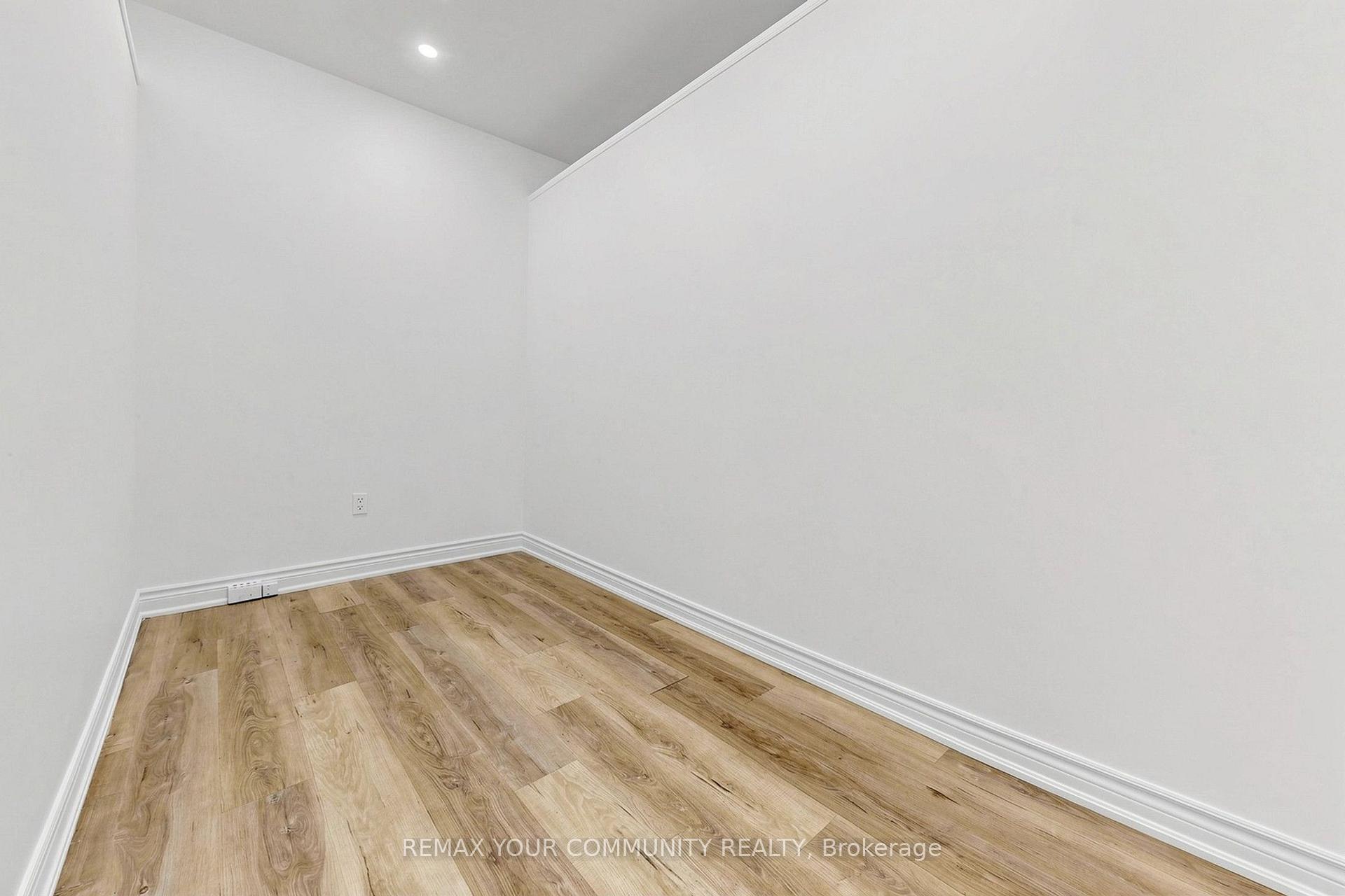 Photo 8 of 2298 Major Mackenzie Drive, Vaughan, Maple — HOMEH