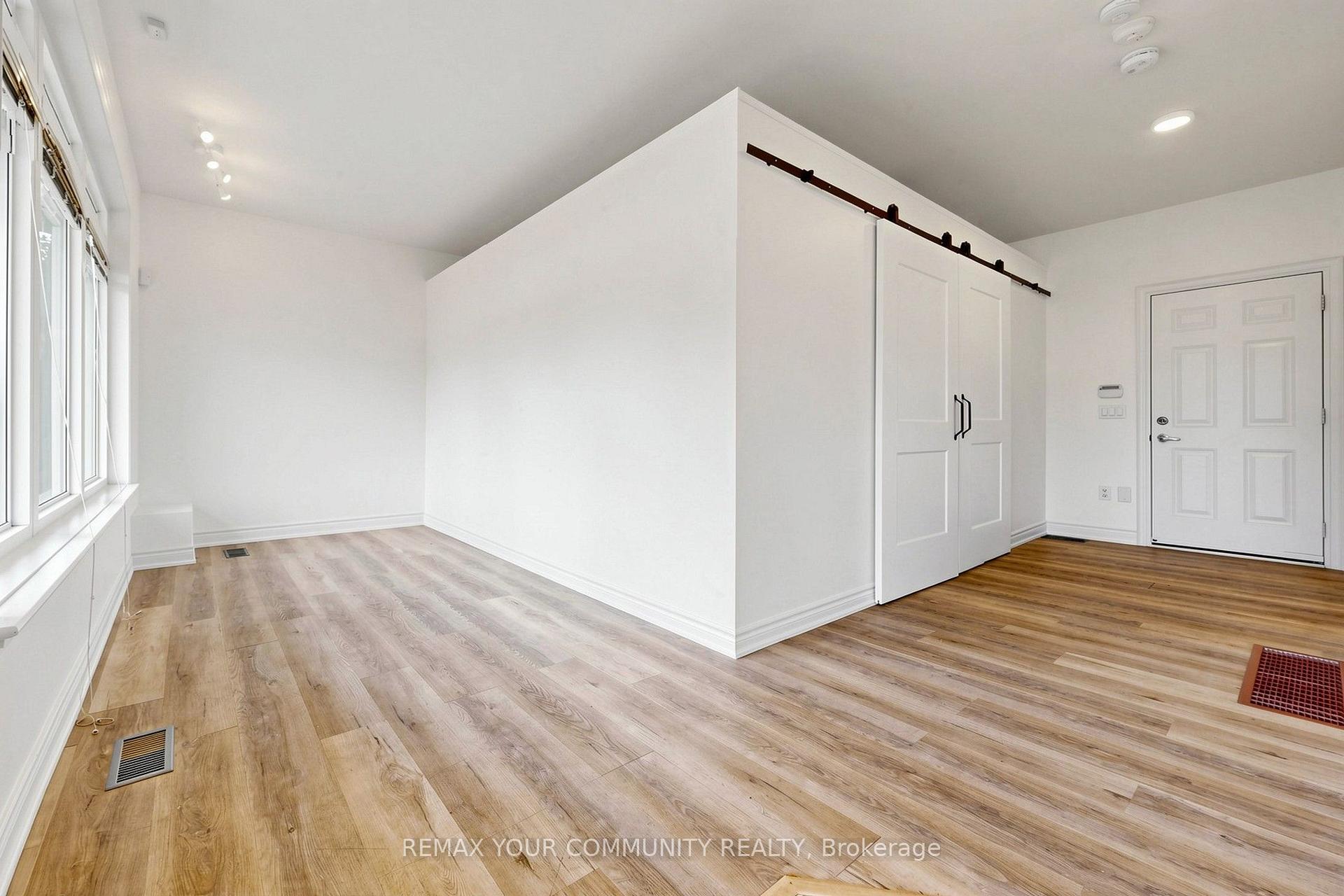 Photo 10 of 2298 Major Mackenzie Drive, Vaughan, Maple — HOMEH