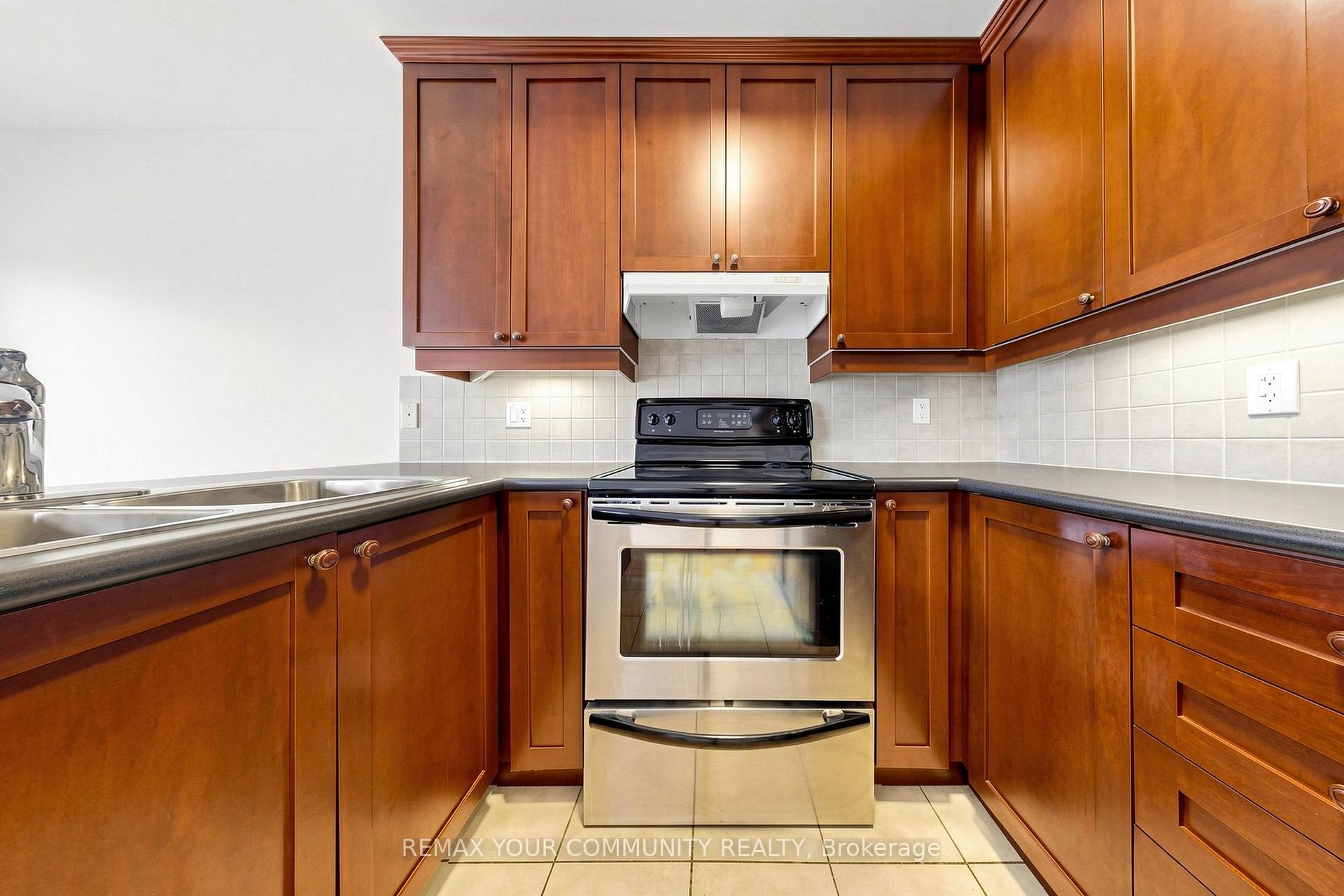 Photo 26 of 2298 Major Mackenzie Drive, Vaughan, Maple — HOMEH