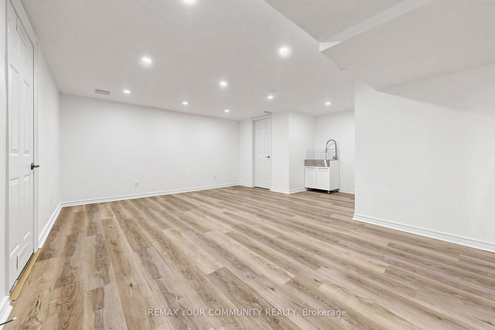 Photo 43 of 2298 Major Mackenzie Drive, Vaughan, Maple — HOMEH