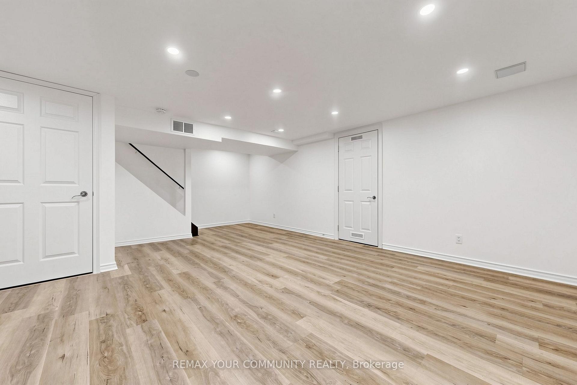 Photo 46 of 2298 Major Mackenzie Drive, Vaughan, Maple — HOMEH