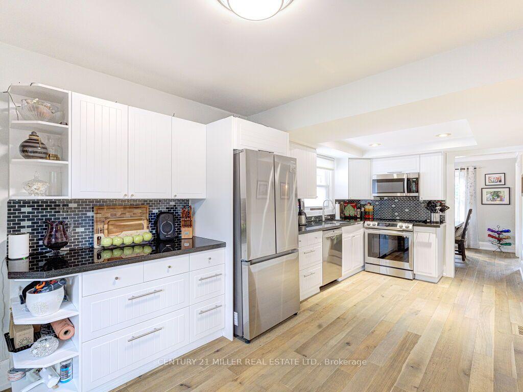 Photo 20 of 1007 North Shore Boulevard E, Burlington, LaSalle — HOMEH