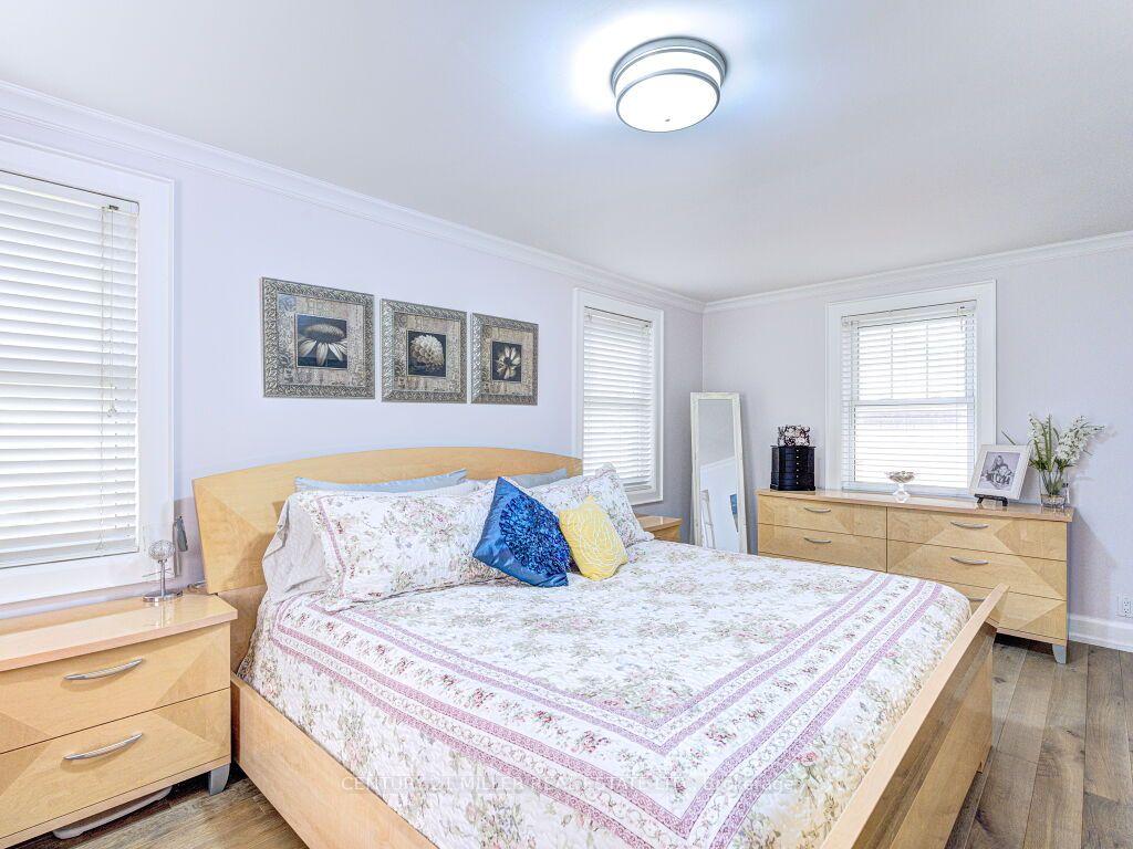 Photo 24 of 1007 North Shore Boulevard E, Burlington, LaSalle — HOMEH