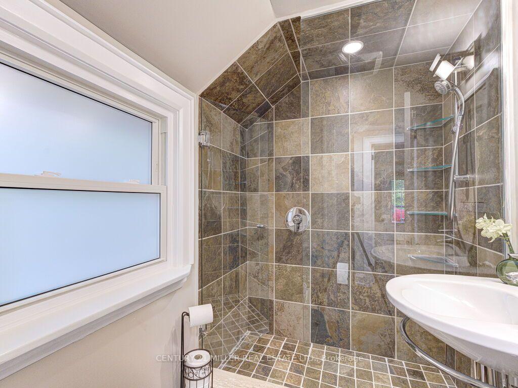 Photo 28 of 1007 North Shore Boulevard E, Burlington, LaSalle — HOMEH