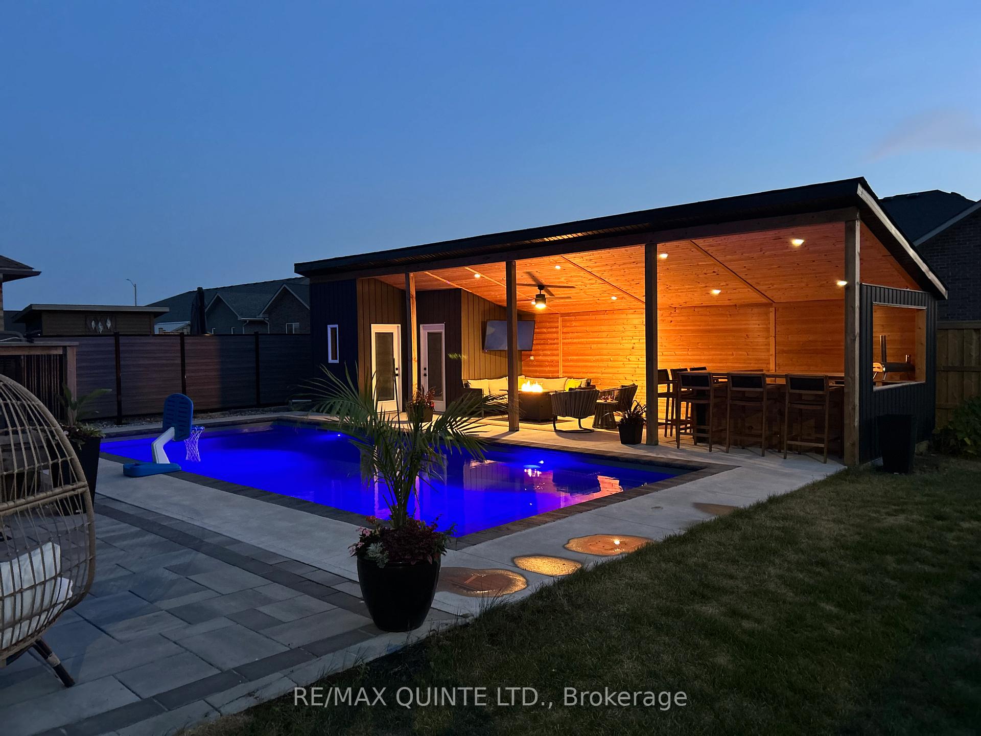 Photo 2 of 104 Hampton Ridge Drive, Belleville, Thurlow Ward — HOMEH