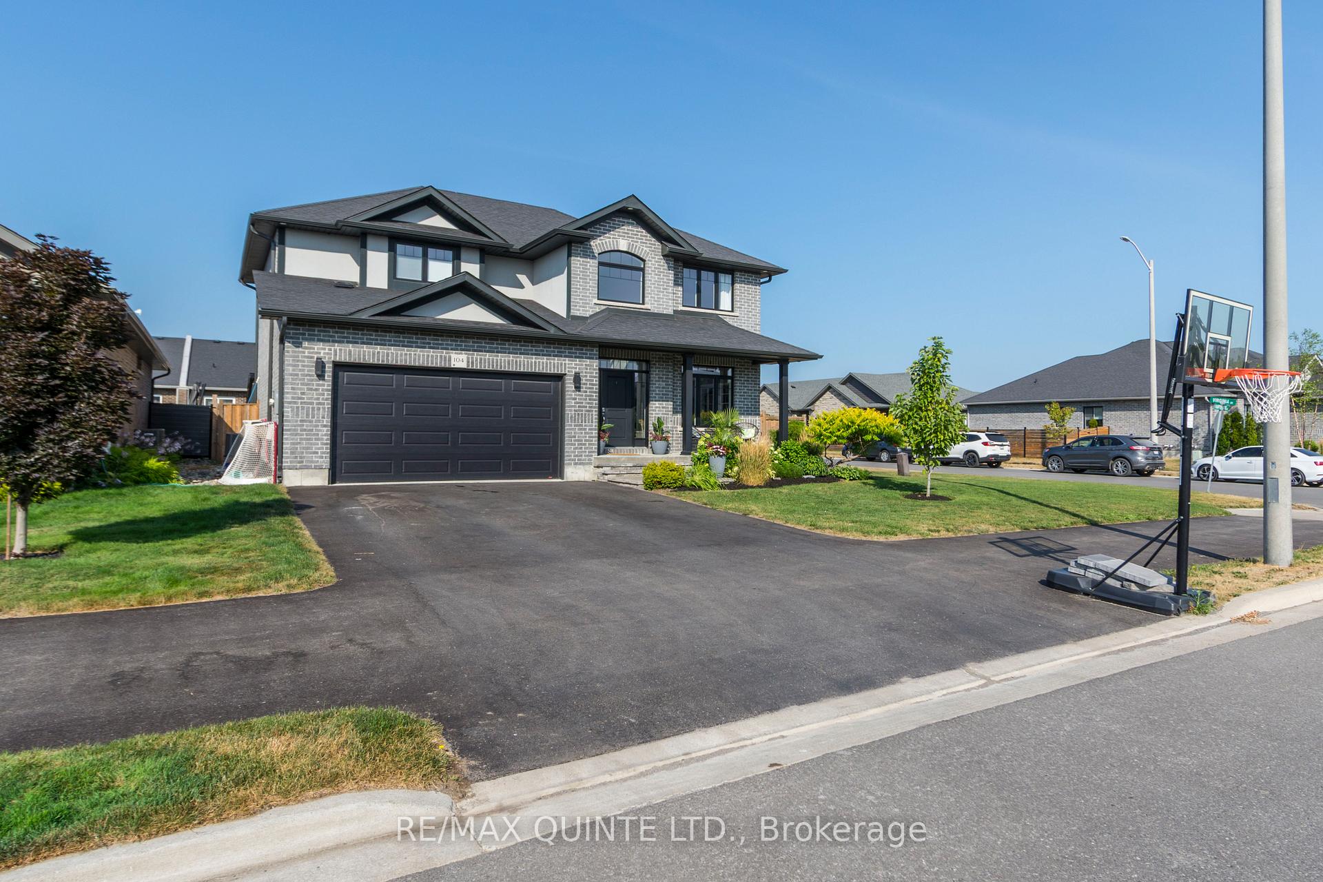 Photo 3 of 104 Hampton Ridge Drive, Belleville, Thurlow Ward — HOMEH