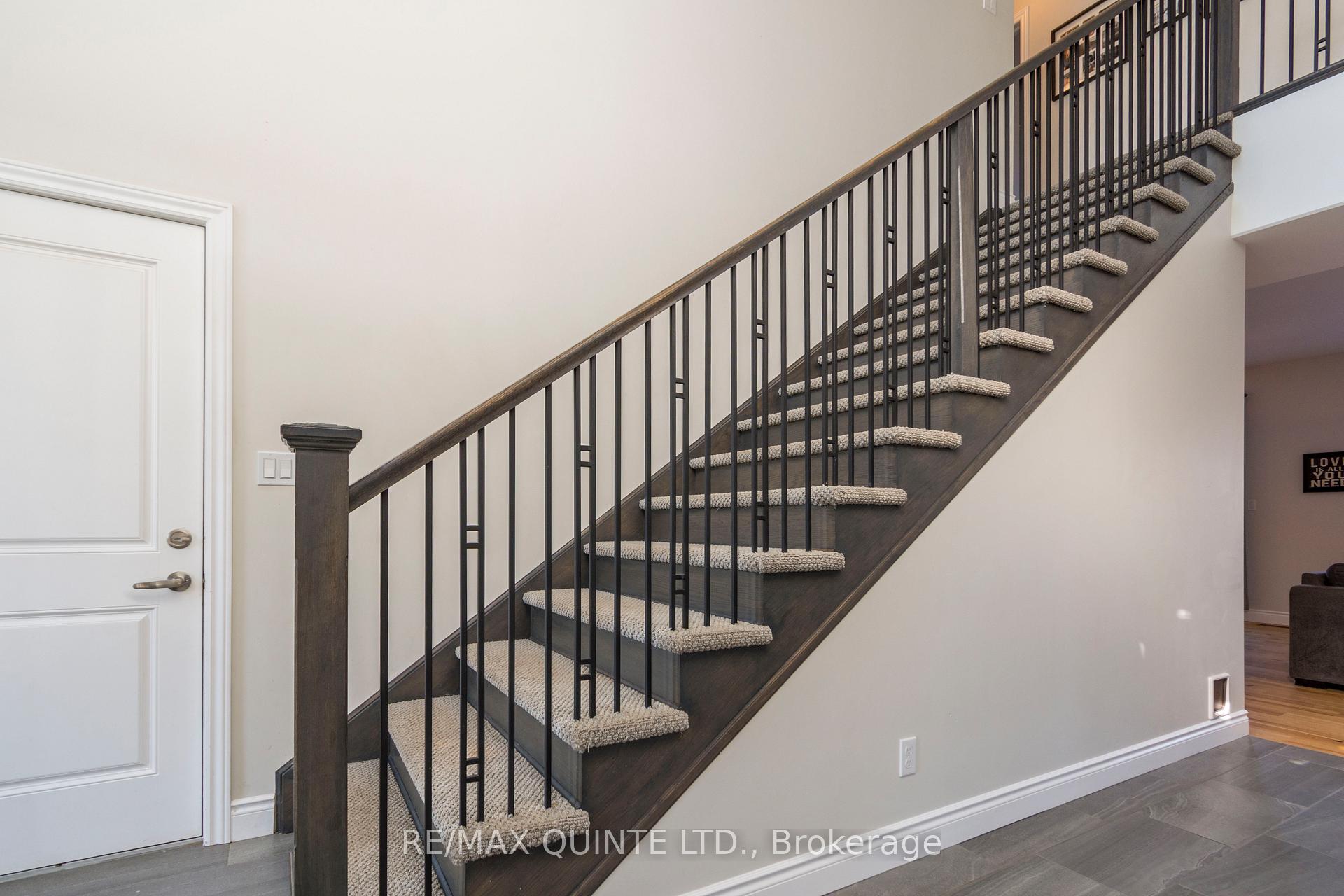 Photo 6 of 104 Hampton Ridge Drive, Belleville, Thurlow Ward — HOMEH