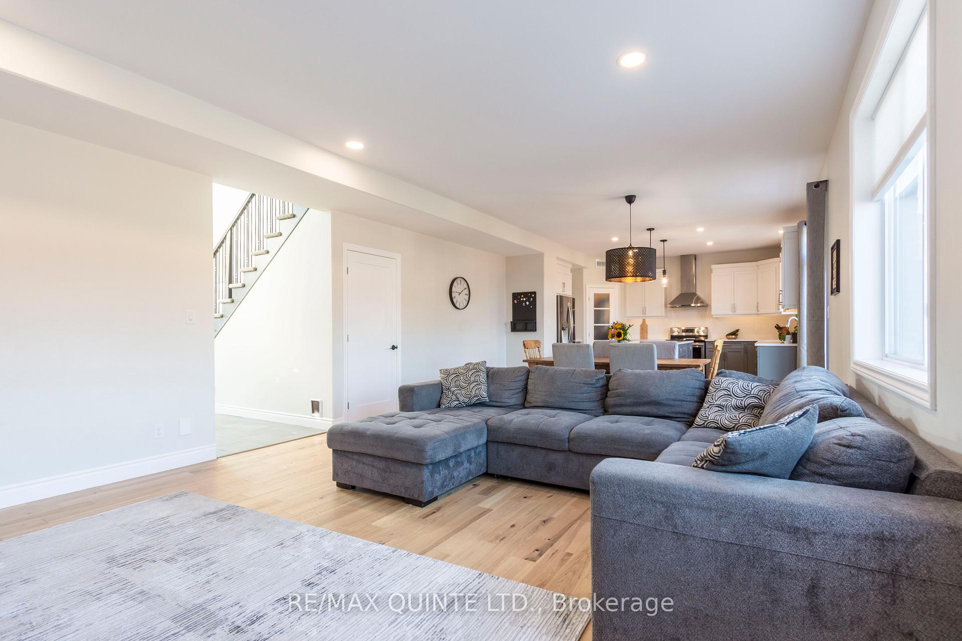 Photo 10 of 104 Hampton Ridge Drive, Belleville, Thurlow Ward — HOMEH