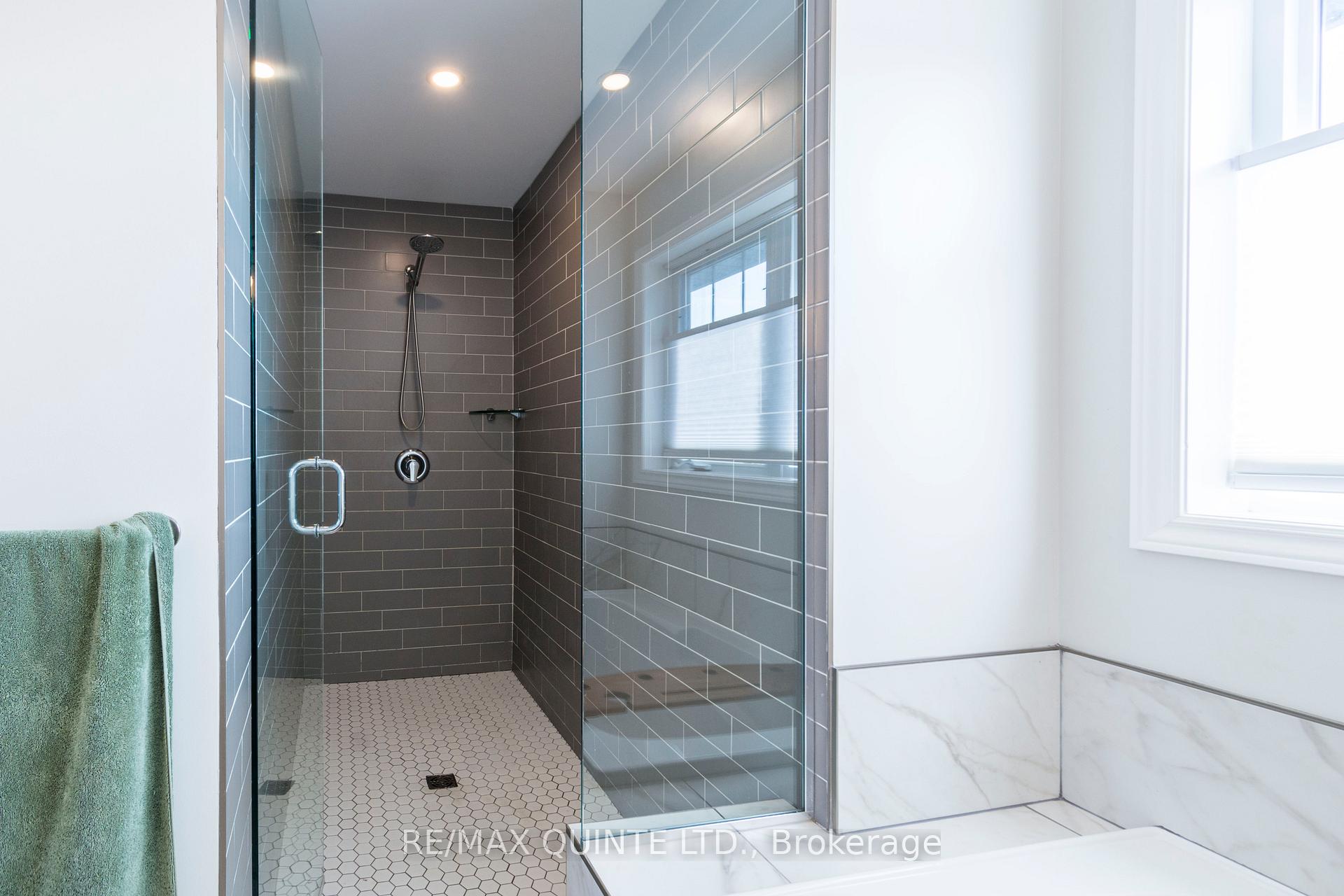 Photo 21 of 104 Hampton Ridge Drive, Belleville, Thurlow Ward — HOMEH