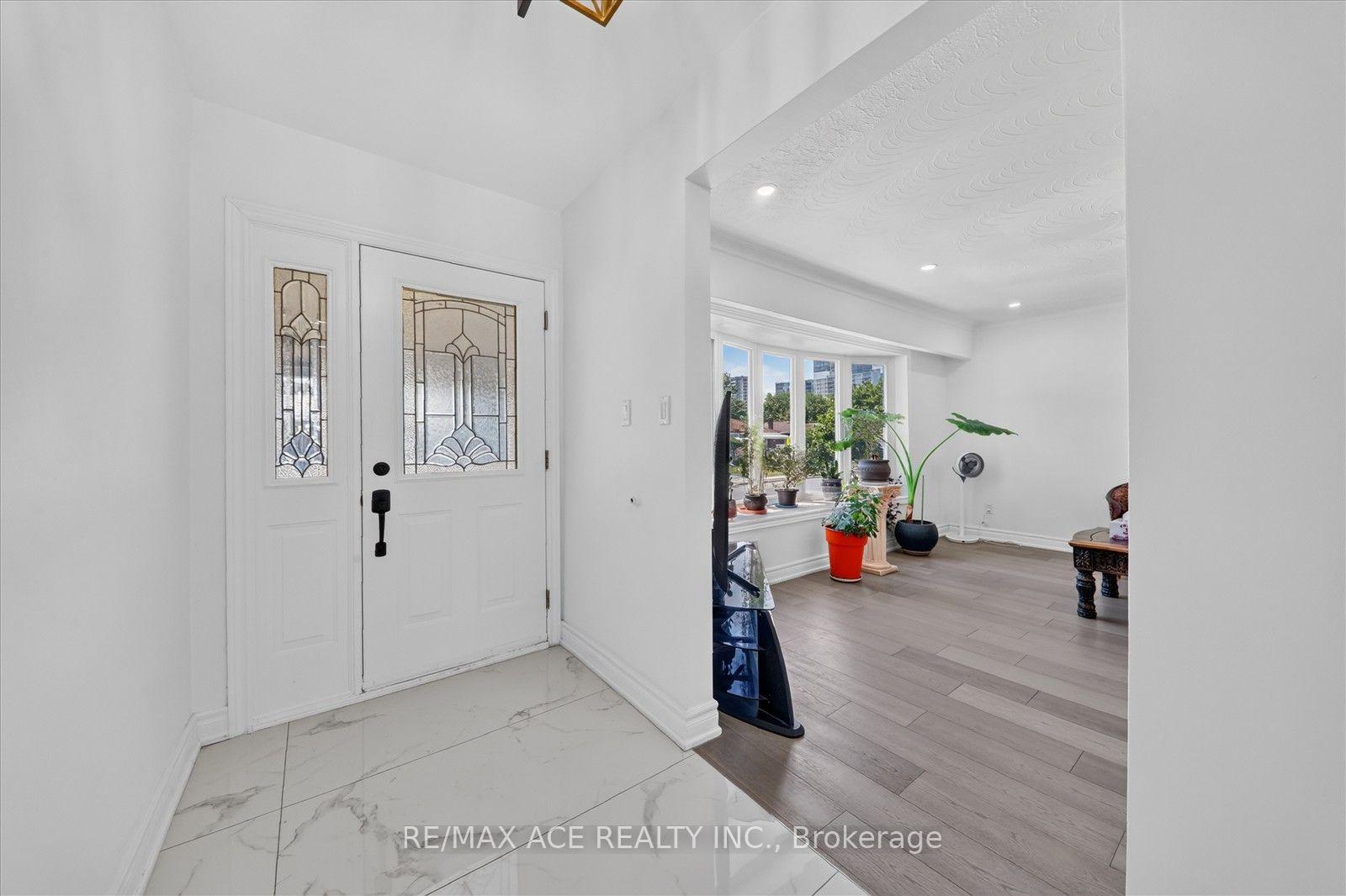 Photo 9 of 60 Chillery Avenue, Scarborough, Eglinton East — HOMEH