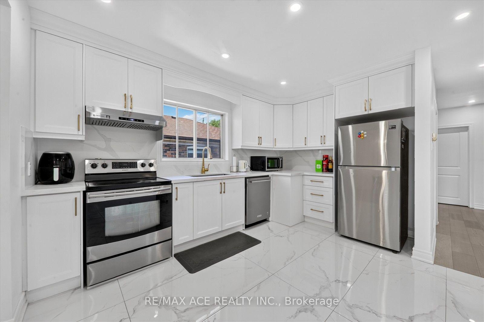 Photo 14 of 60 Chillery Avenue, Scarborough, Eglinton East — HOMEH