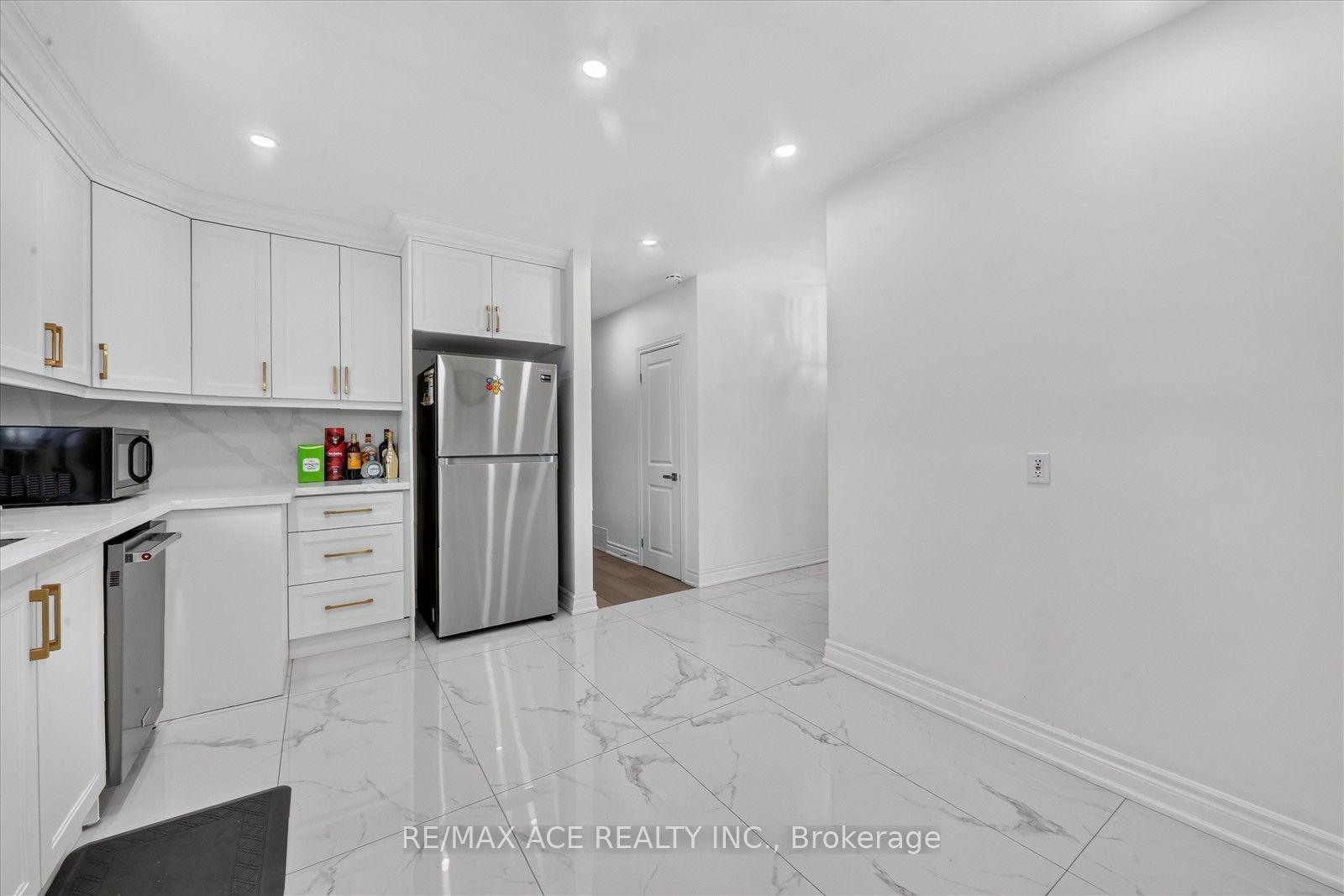 Photo 15 of 60 Chillery Avenue, Scarborough, Eglinton East — HOMEH