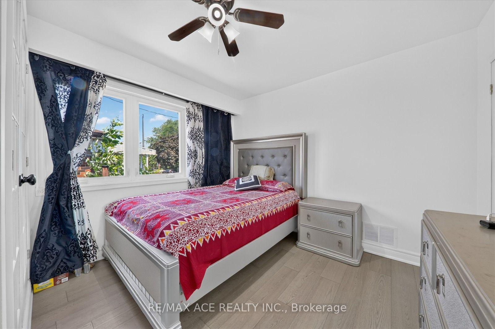 Photo 18 of 60 Chillery Avenue, Scarborough, Eglinton East — HOMEH