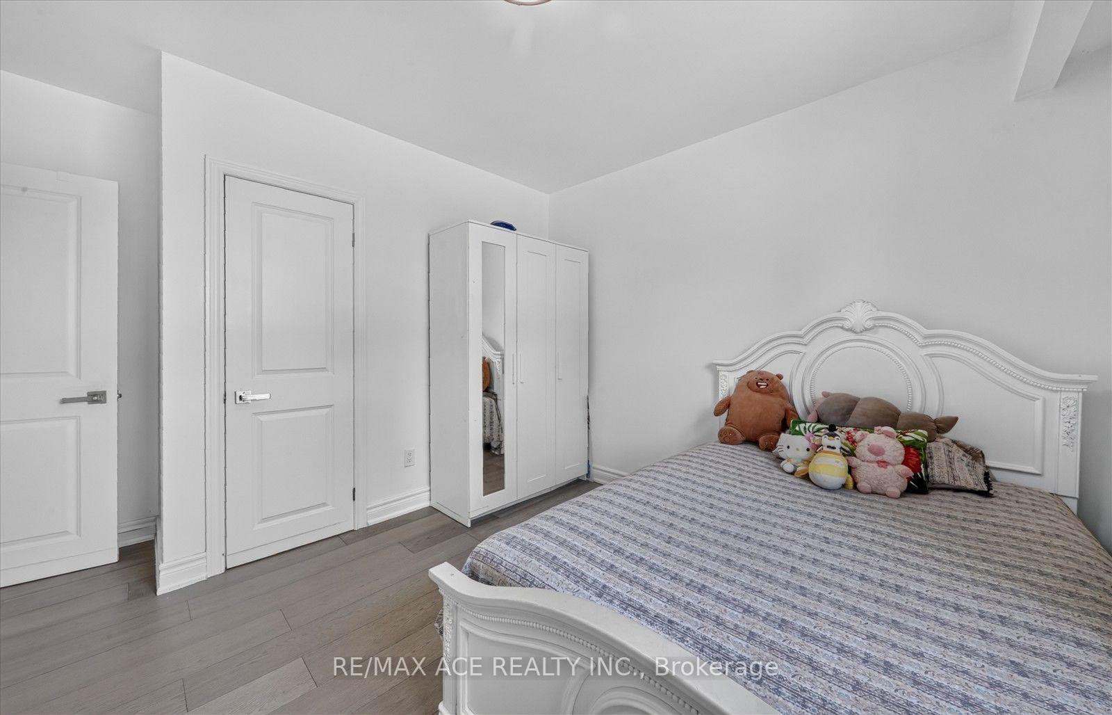 Photo 21 of 60 Chillery Avenue, Scarborough, Eglinton East — HOMEH