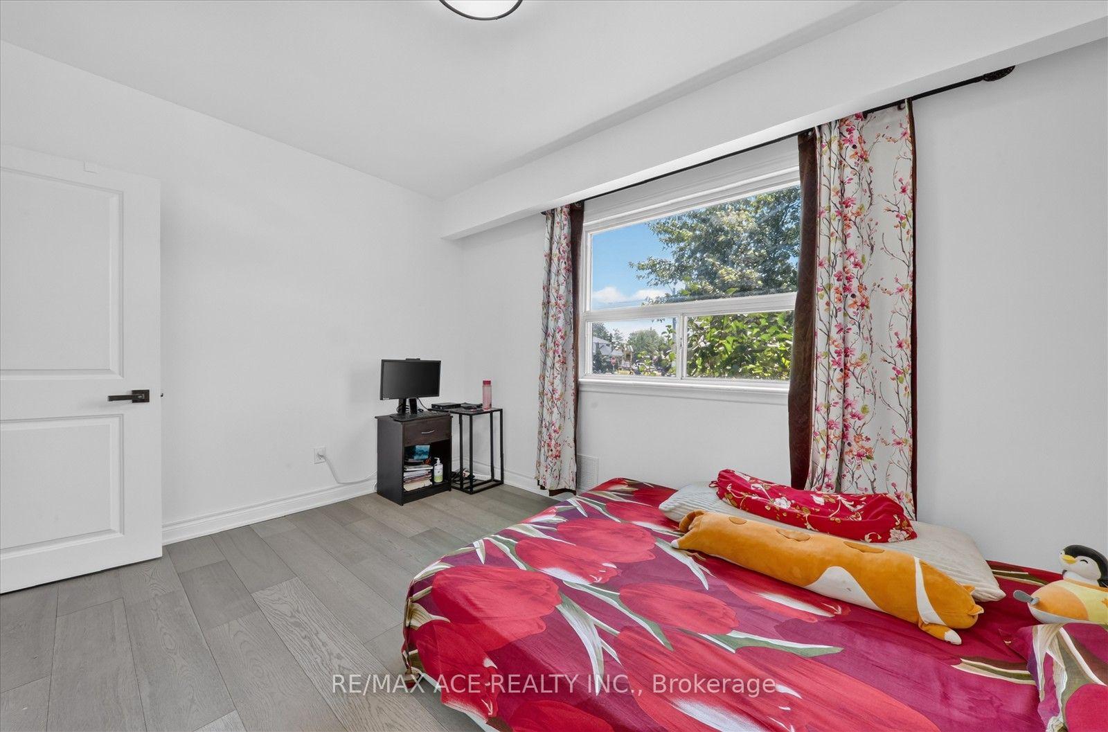 Photo 23 of 60 Chillery Avenue, Scarborough, Eglinton East — HOMEH