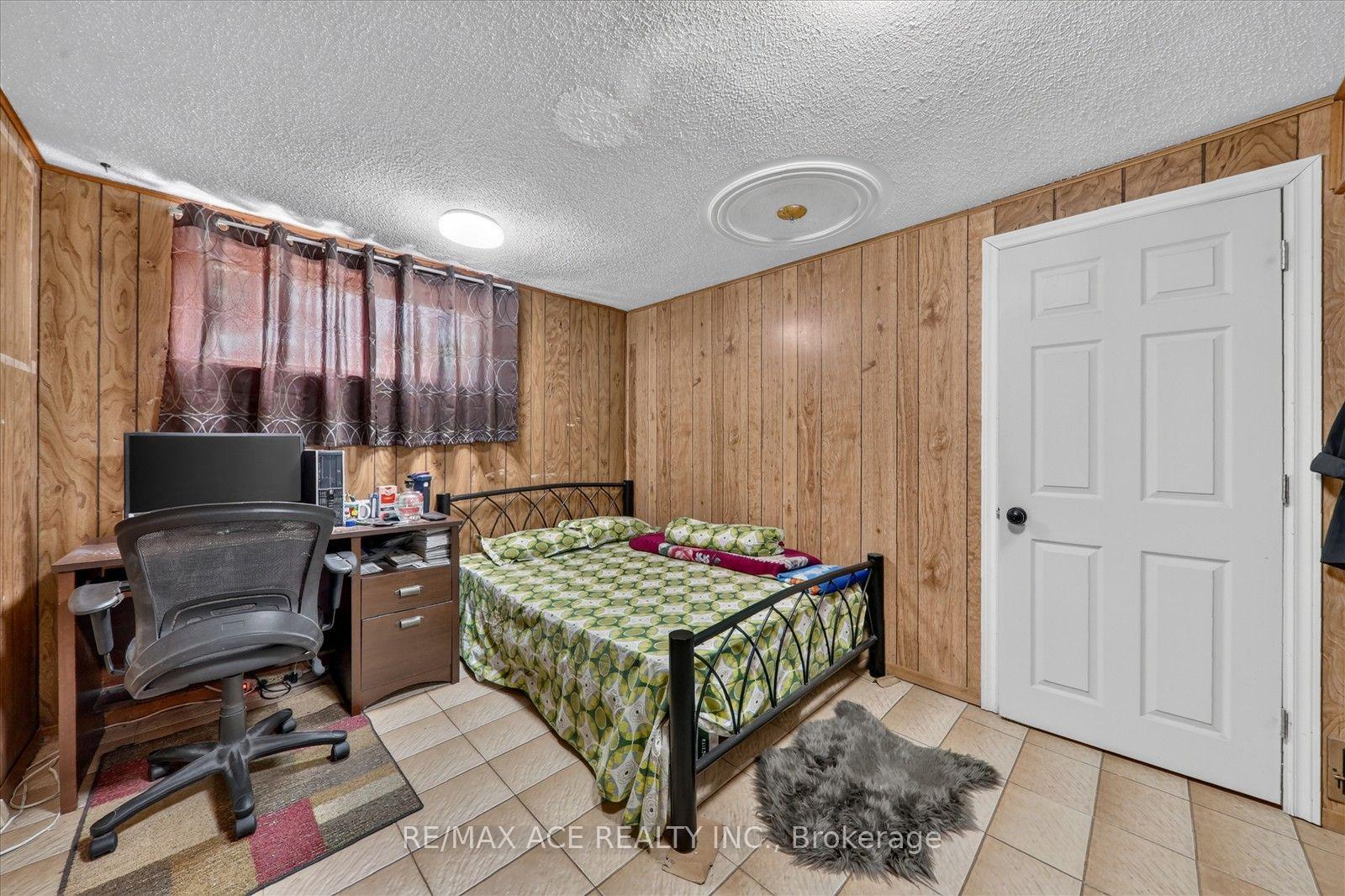 Photo 30 of 60 Chillery Avenue, Scarborough, Eglinton East — HOMEH