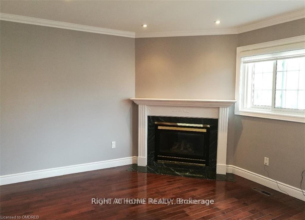 Photo 7 of 2239 Dale Ridge Drive, Oakville, West Oak Trails — HOMEH