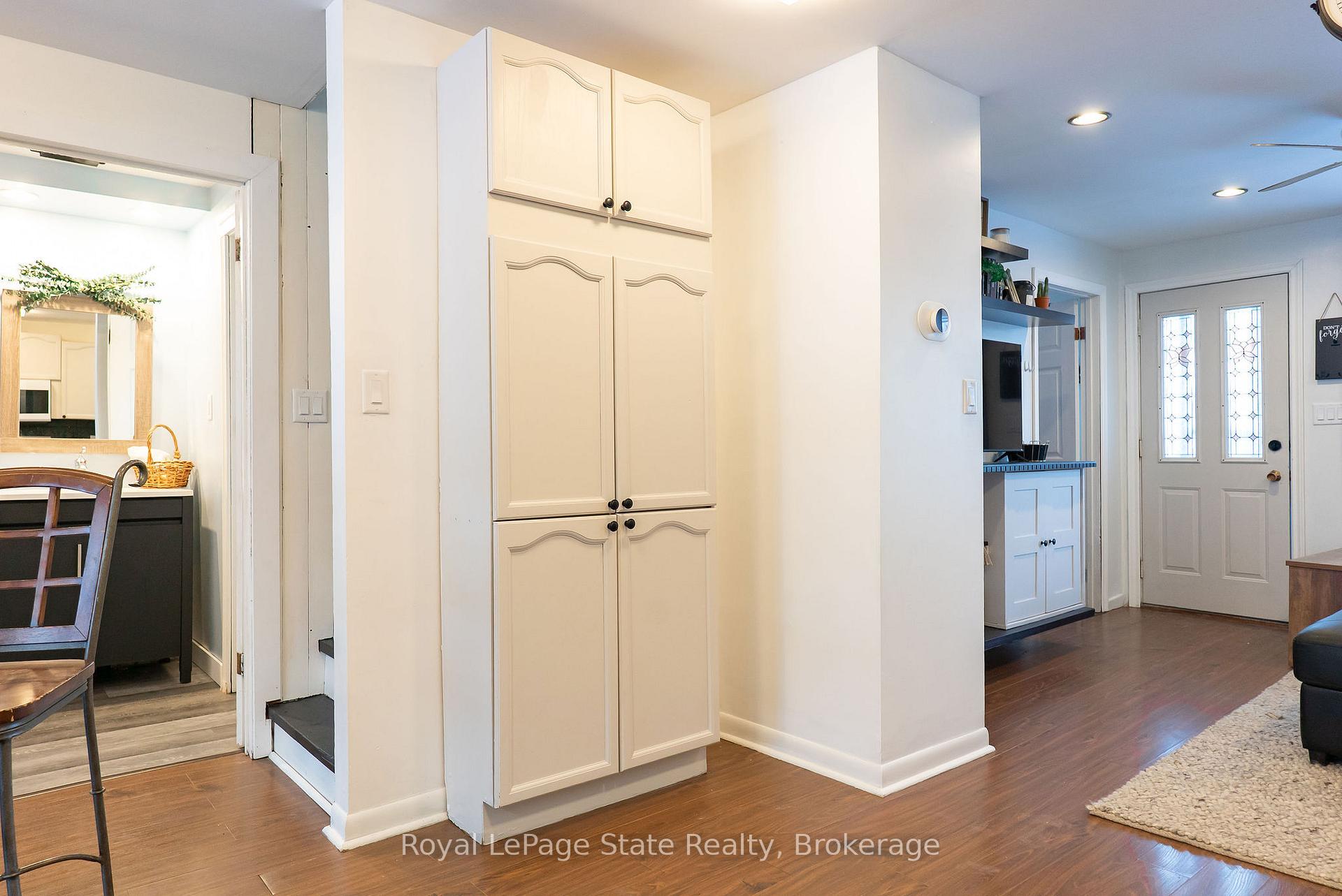 Photo 4 of 717 Knox Avenue, Hamilton, Parkview — HOMEH