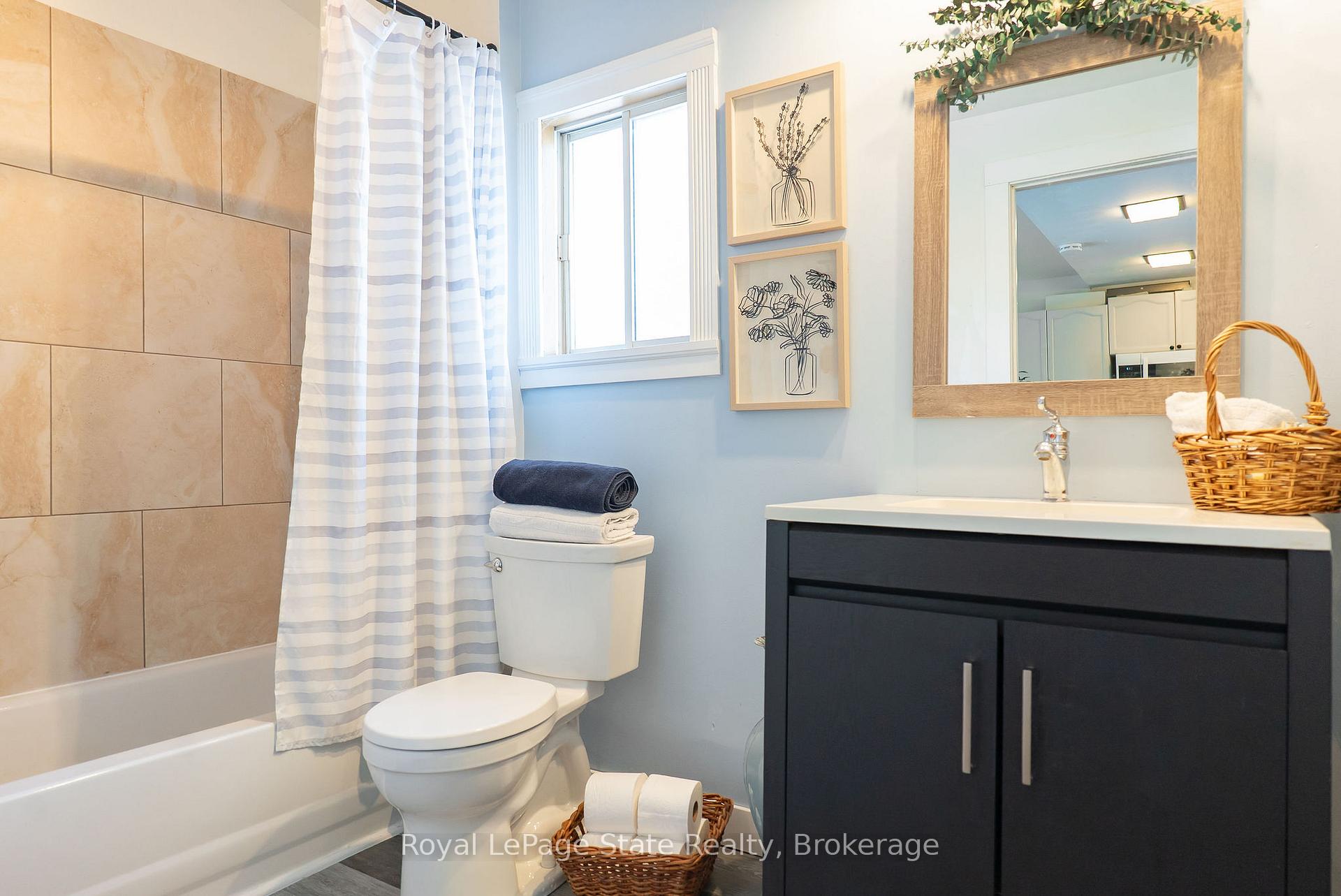 Photo 5 of 717 Knox Avenue, Hamilton, Parkview — HOMEH