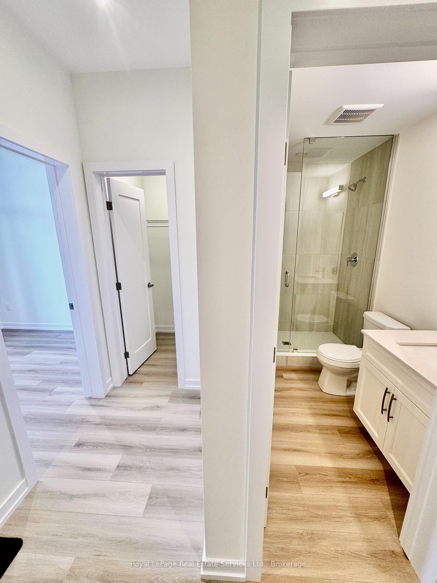 Photo 3 of 86 Valley Trail Place, Hamilton, Waterdown — HOMEH