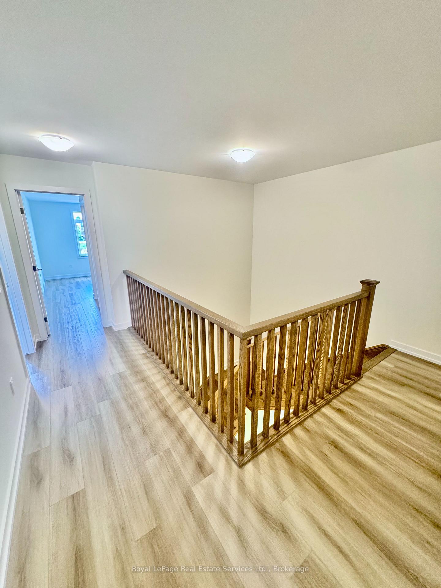 Photo 12 of 86 Valley Trail Place, Hamilton, Waterdown — HOMEH