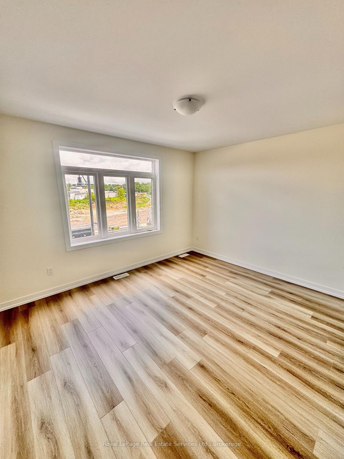 Photo 14 of 86 Valley Trail Place, Hamilton, Waterdown — HOMEH