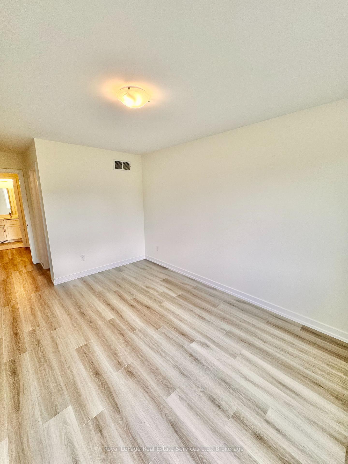 Photo 20 of 86 Valley Trail Place, Hamilton, Waterdown — HOMEH