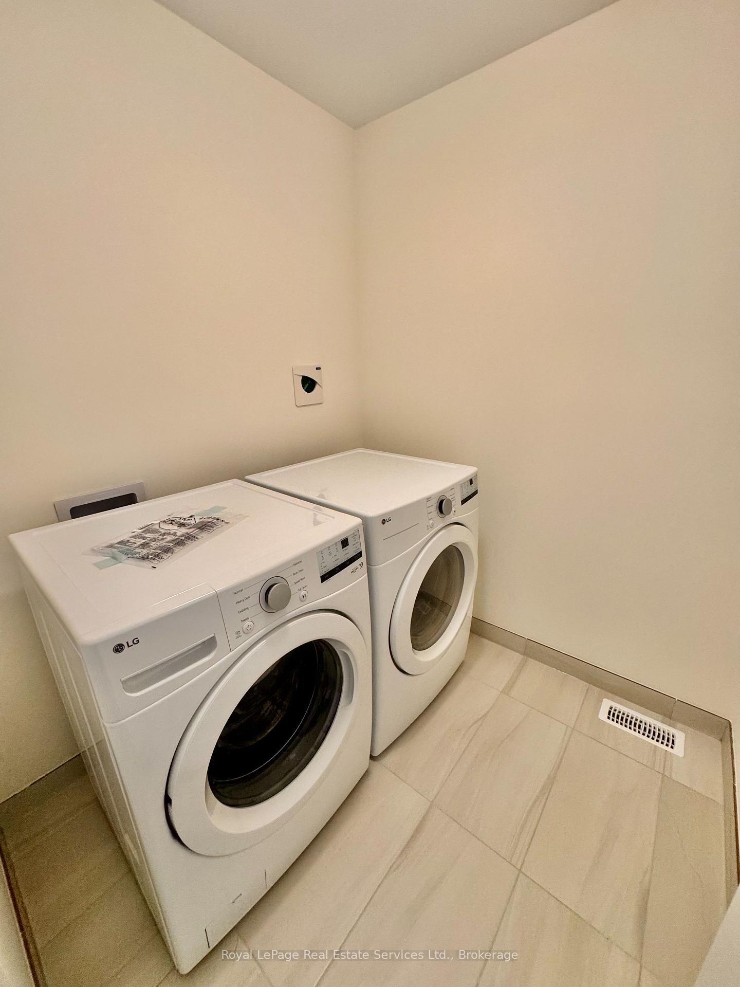 Photo 23 of 86 Valley Trail Place, Hamilton, Waterdown — HOMEH