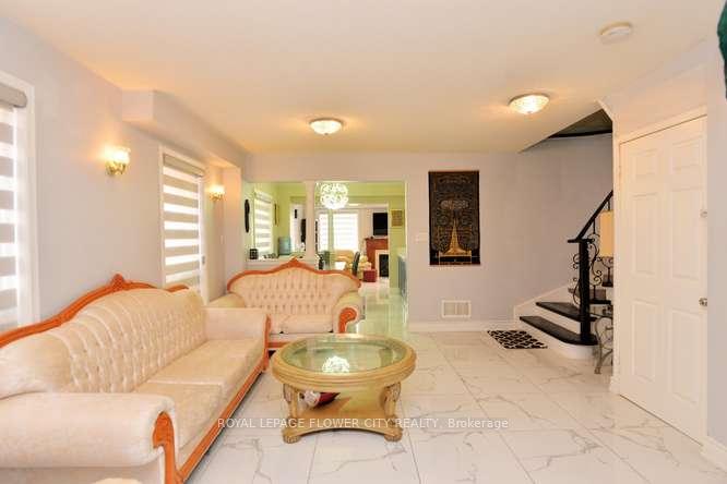 Photo 5 of 3388 Crimson King Circle, Mississauga, Lisgar — HOMEH