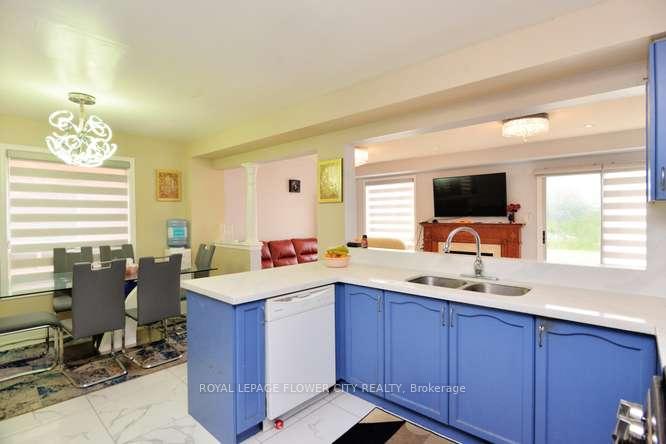 Photo 10 of 3388 Crimson King Circle, Mississauga, Lisgar — HOMEH
