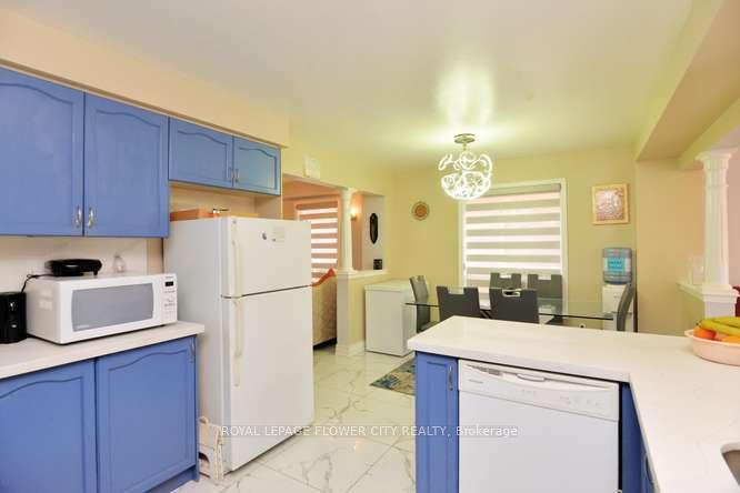 Photo 11 of 3388 Crimson King Circle, Mississauga, Lisgar — HOMEH