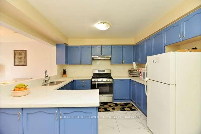 Photo 13 of 3388 Crimson King Circle, Mississauga, Lisgar — HOMEH