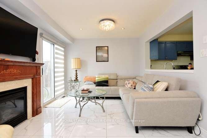 Photo 14 of 3388 Crimson King Circle, Mississauga, Lisgar — HOMEH