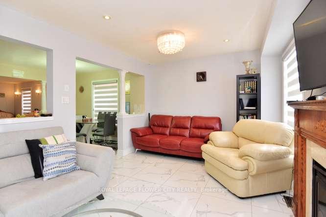 Photo 15 of 3388 Crimson King Circle, Mississauga, Lisgar — HOMEH