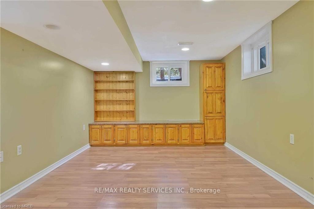 Photo 15 of 675 Inverness Avenue, Burlington, LaSalle — HOMEH