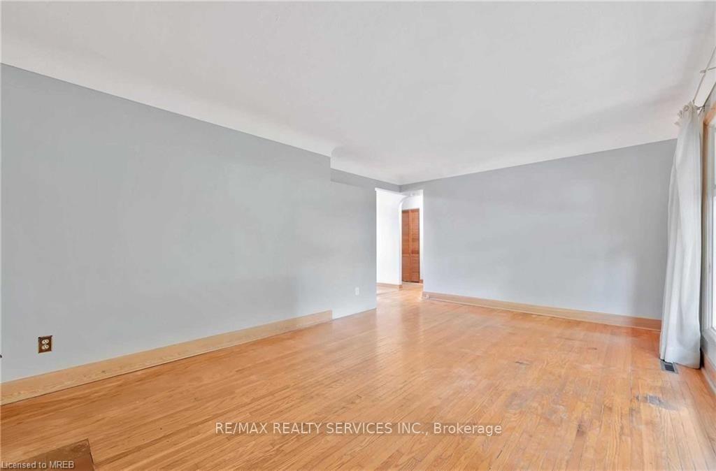 Photo 25 of 675 Inverness Avenue, Burlington, LaSalle — HOMEH