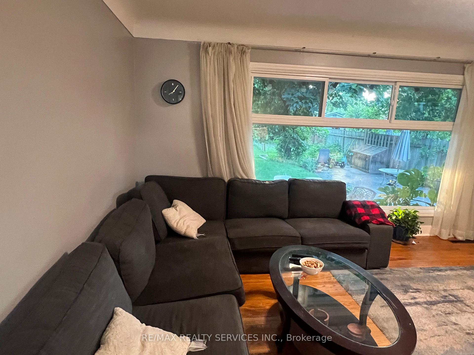 Photo 5 of 675 Inverness Avenue, Burlington, LaSalle — HOMEH