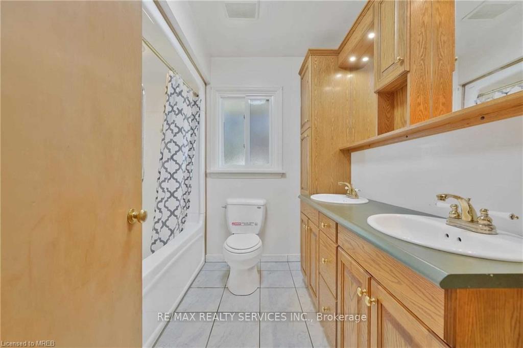 Photo 12 of 675 Inverness Avenue, Burlington, LaSalle — HOMEH