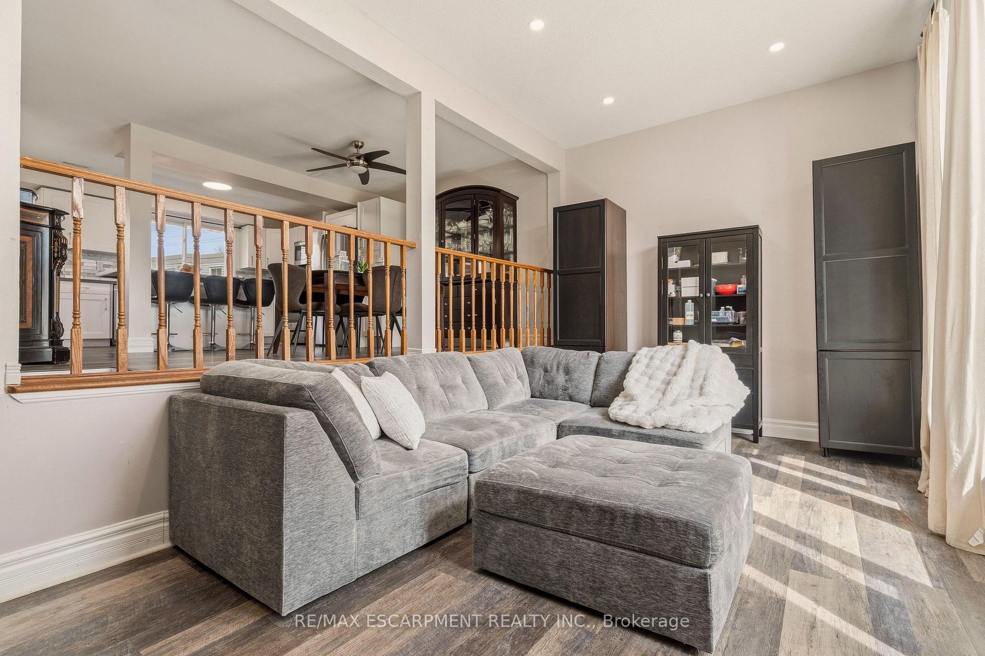 Photo 3 of Unit 6, 23 Watsons Lane, Hamilton, Dundas — HOMEH