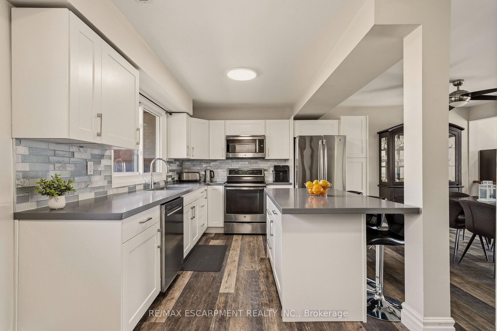 Photo 14 of Unit 6, 23 Watsons Lane, Hamilton, Dundas — HOMEH