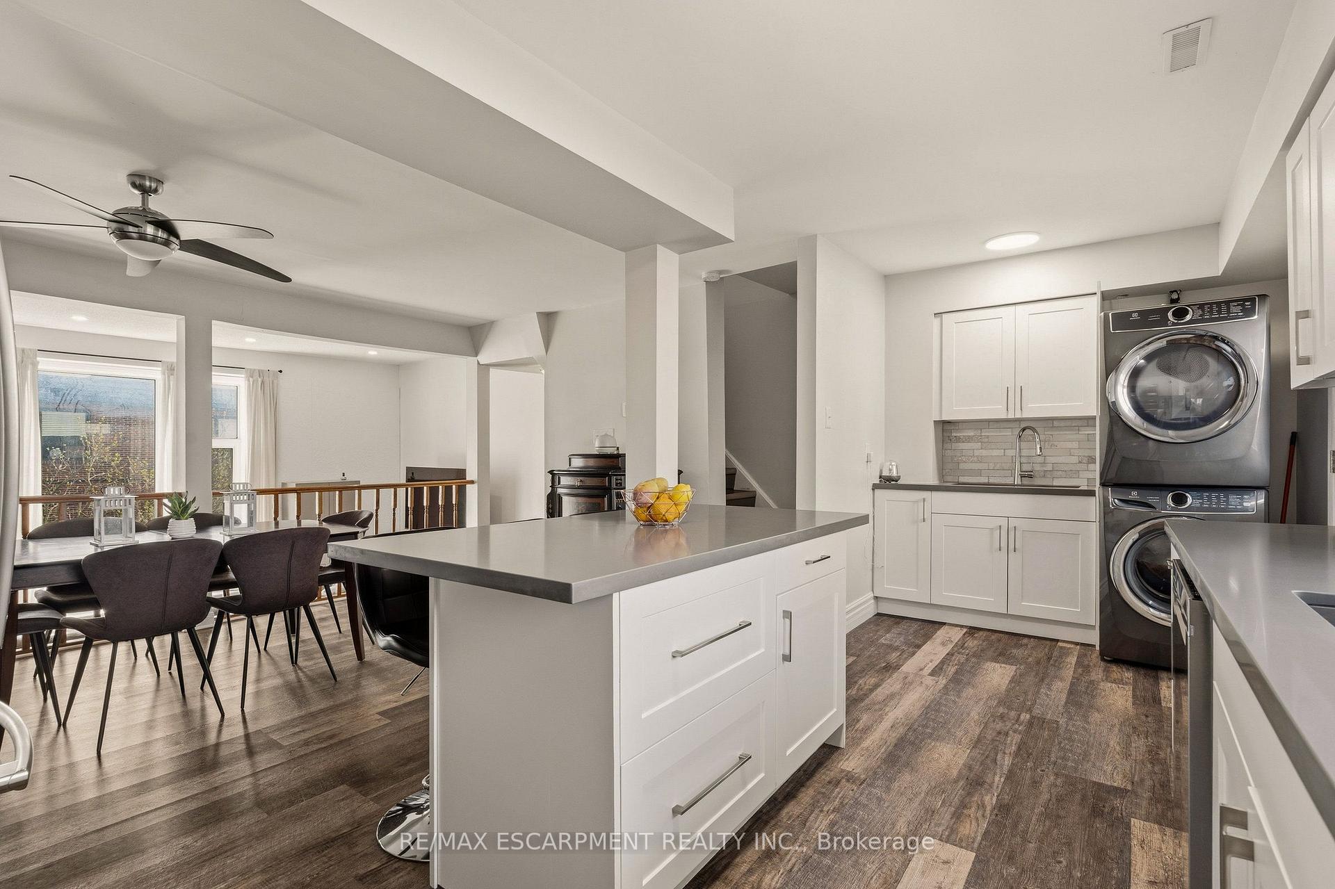 Photo 18 of Unit 6, 23 Watsons Lane, Hamilton, Dundas — HOMEH