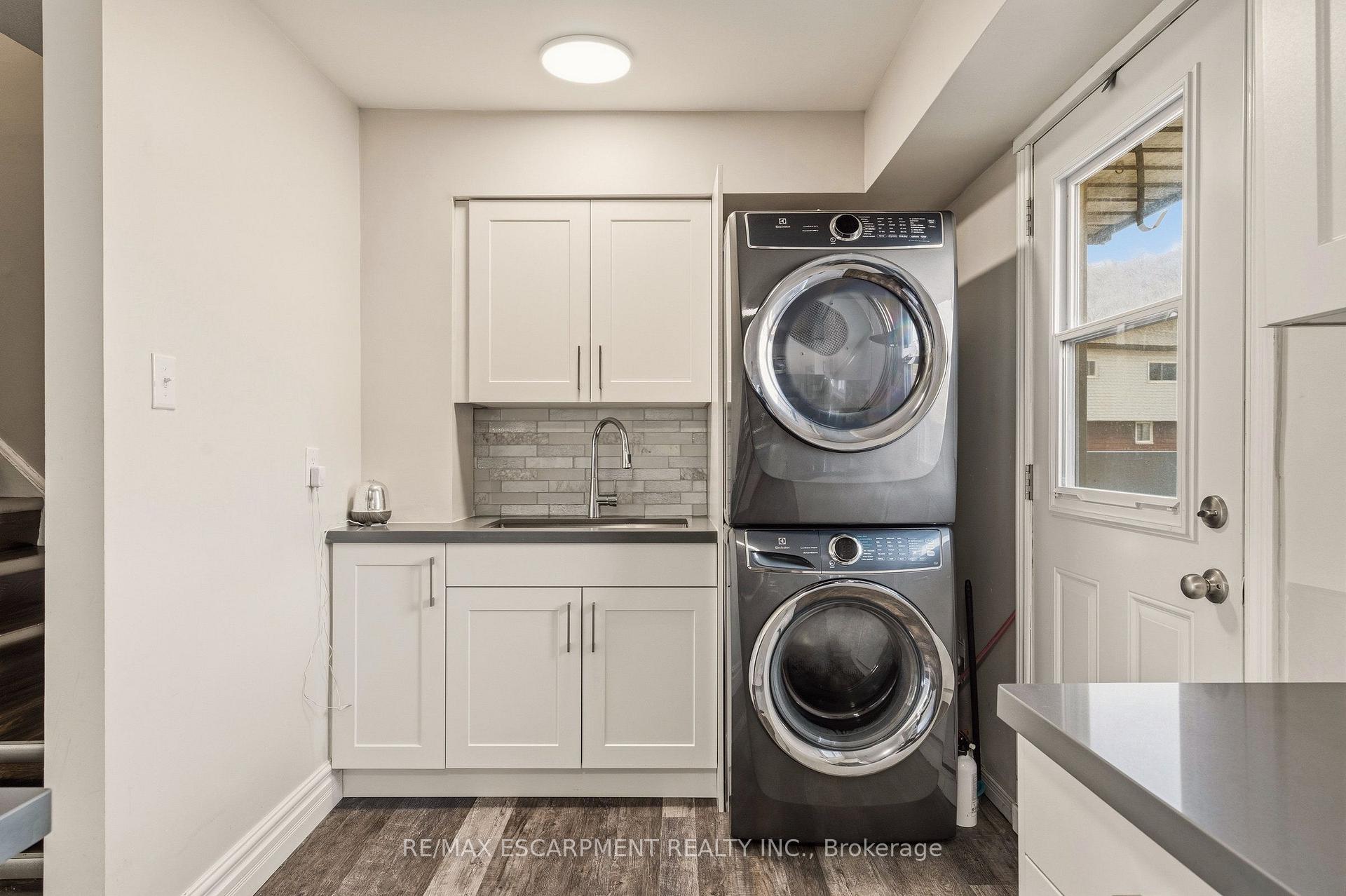 Photo 20 of Unit 6, 23 Watsons Lane, Hamilton, Dundas — HOMEH