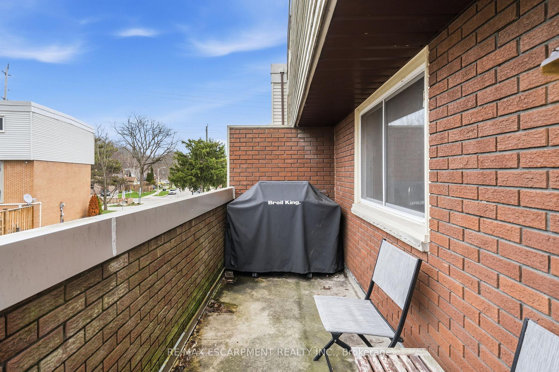 Photo 21 of Unit 6, 23 Watsons Lane, Hamilton, Dundas — HOMEH