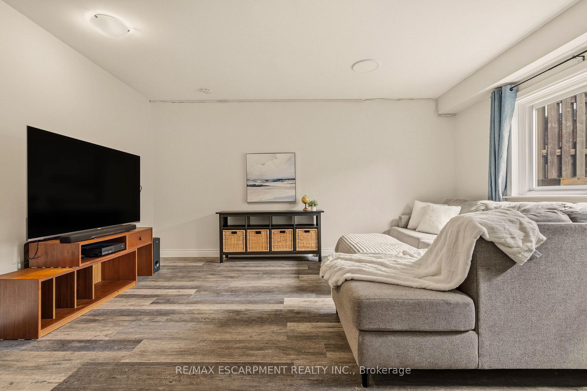 Photo 32 of Unit 6, 23 Watsons Lane, Hamilton, Dundas — HOMEH