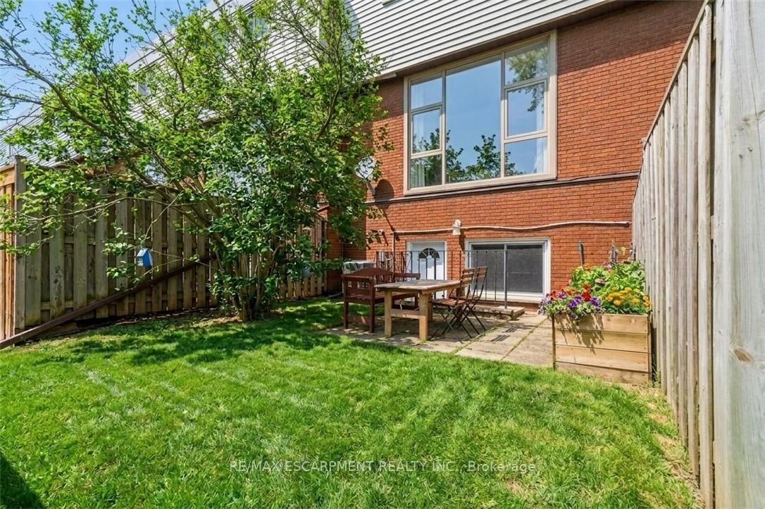 Photo 39 of Unit 6, 23 Watsons Lane, Hamilton, Dundas — HOMEH