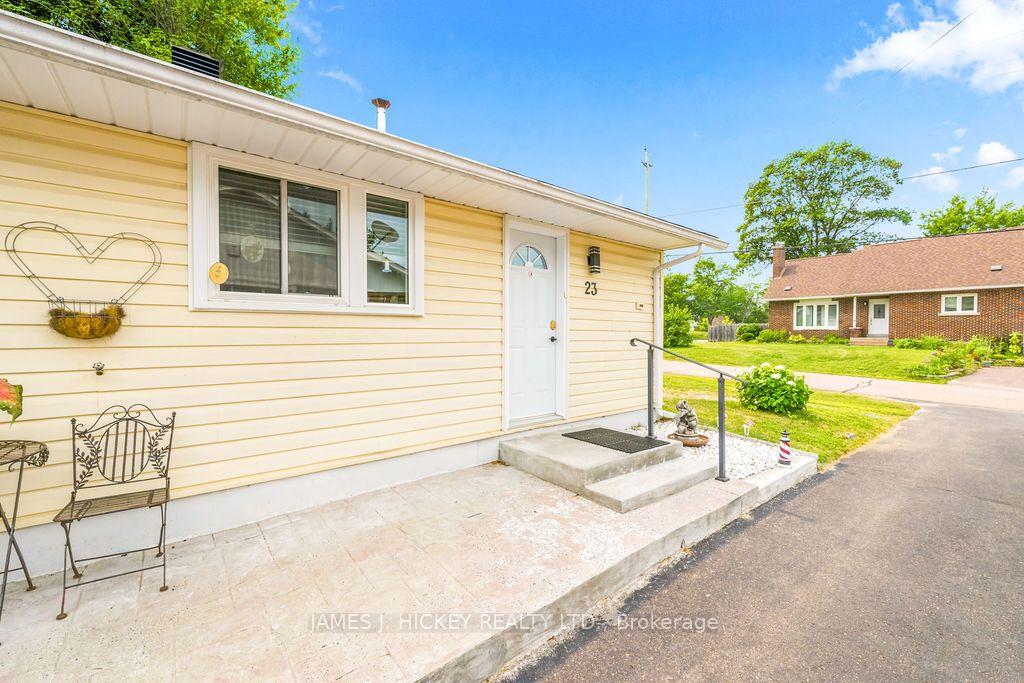 Photo 2 of 23 Newton Crescent, Deep River, Deep River — HOMEH