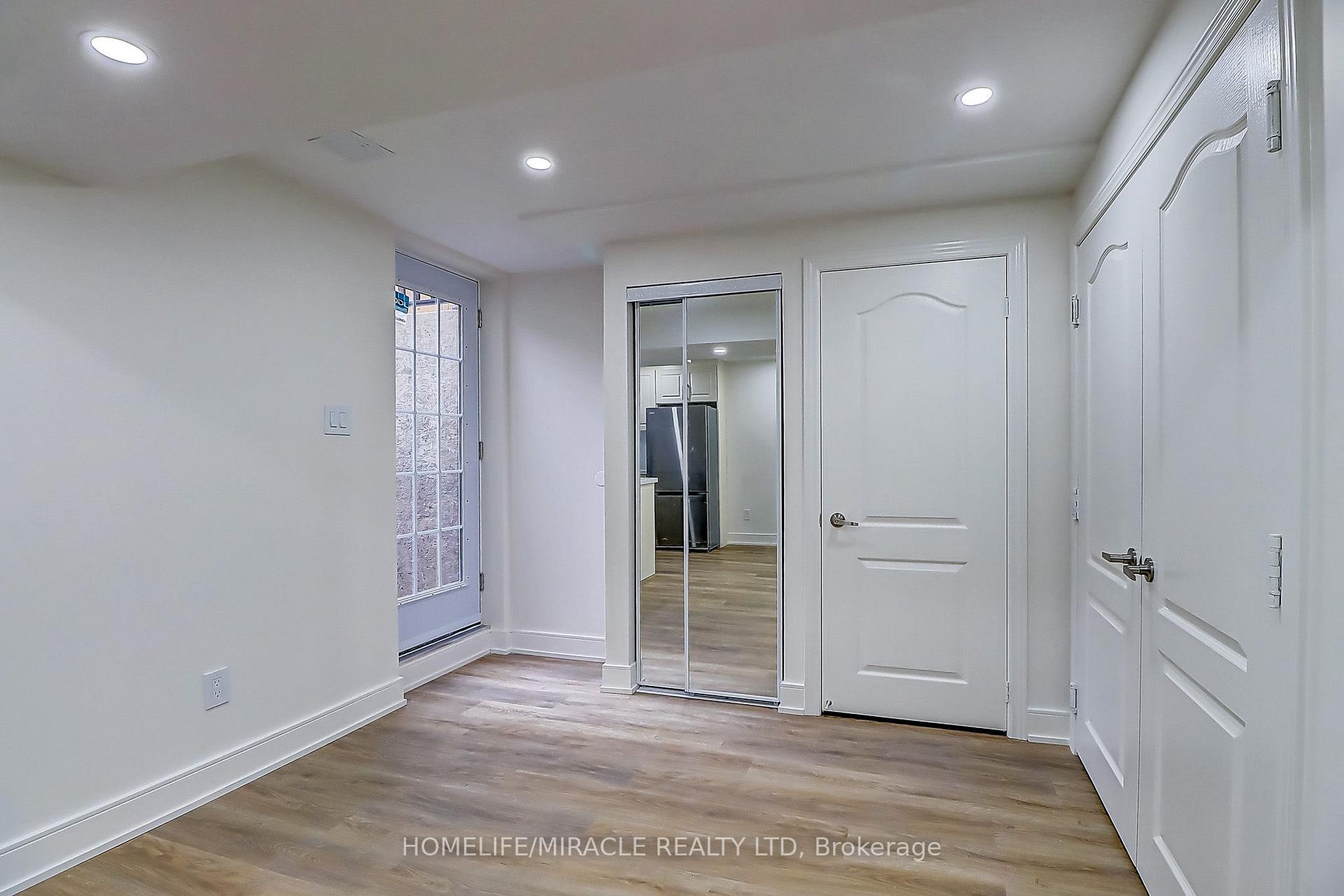 Photo 3 of 6892 Postmaster Ridge, Mississauga, Meadowvale Village — HOMEH
