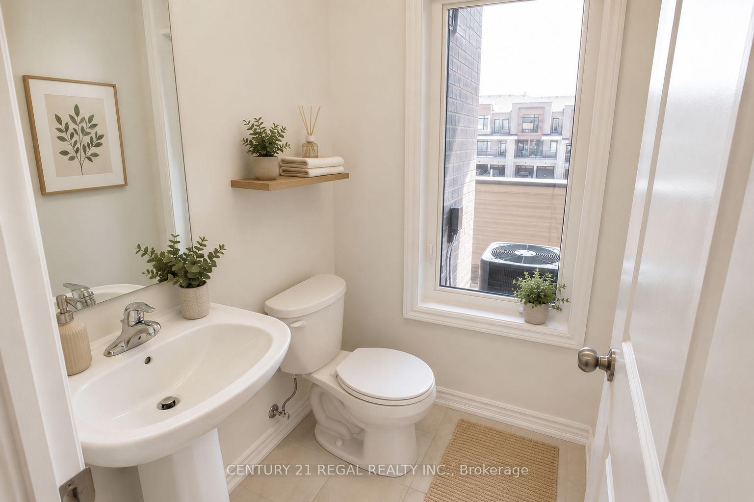 Photo 6 of 30 Gunton Street, Aurora, Bayview Northeast — HOMEH